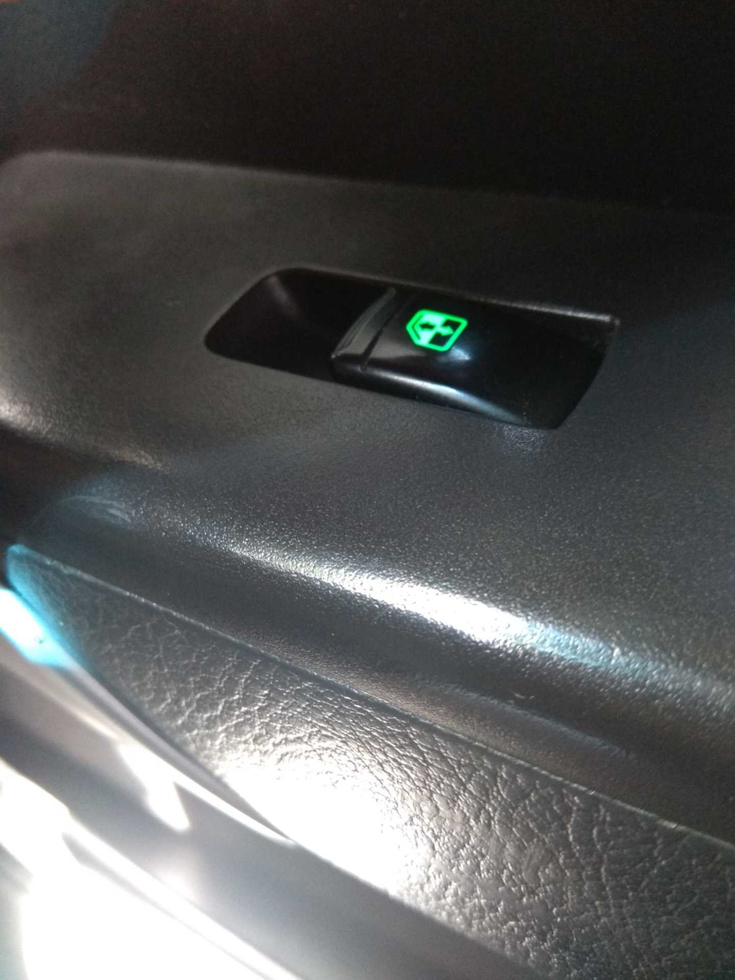 Снятие кнопки стеклоподъемника Chevrolet Cobalt. Как сделать подсветку кнопок стеклоподъемников в Шевроле Авео