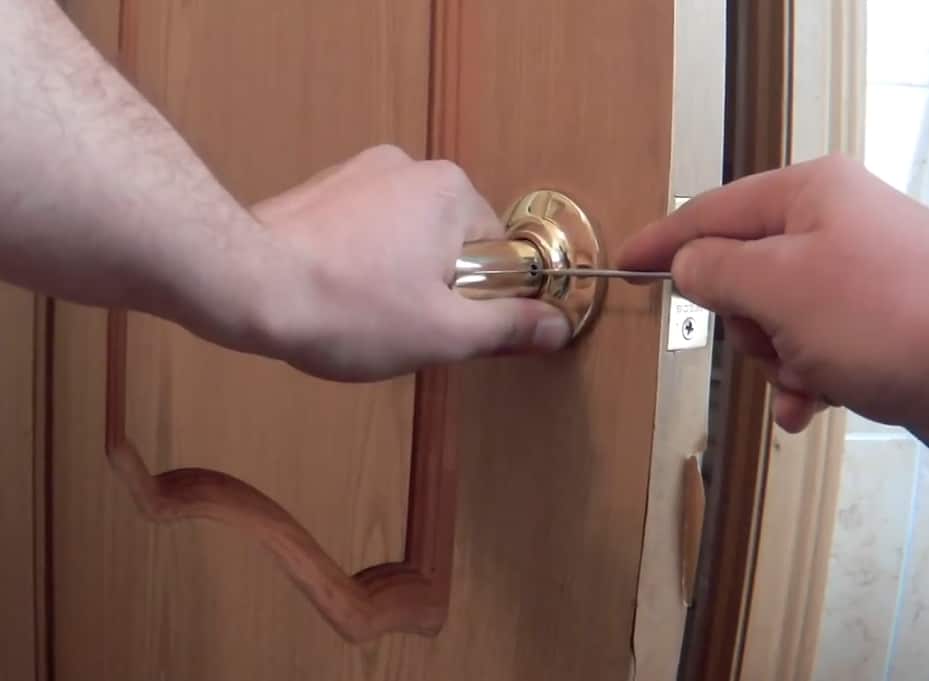 Как разобрать дверную ручку: пошаговая инструкция и практичные советы