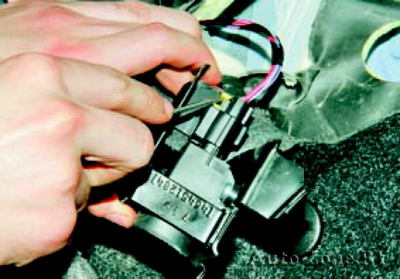 Неисправности и ремонт панели приборов, инструкция по снятию и замене щитка