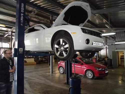 На выставке специального оборудования и автотюнинга SEMA 2012 в Лас-Вегасе Chevrolet представил последний Camaro COPO сборки 2012 года Окрашенный